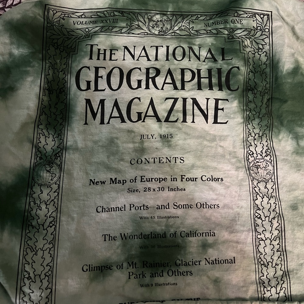 National Geographic cropped long sleeve 3 for 20$